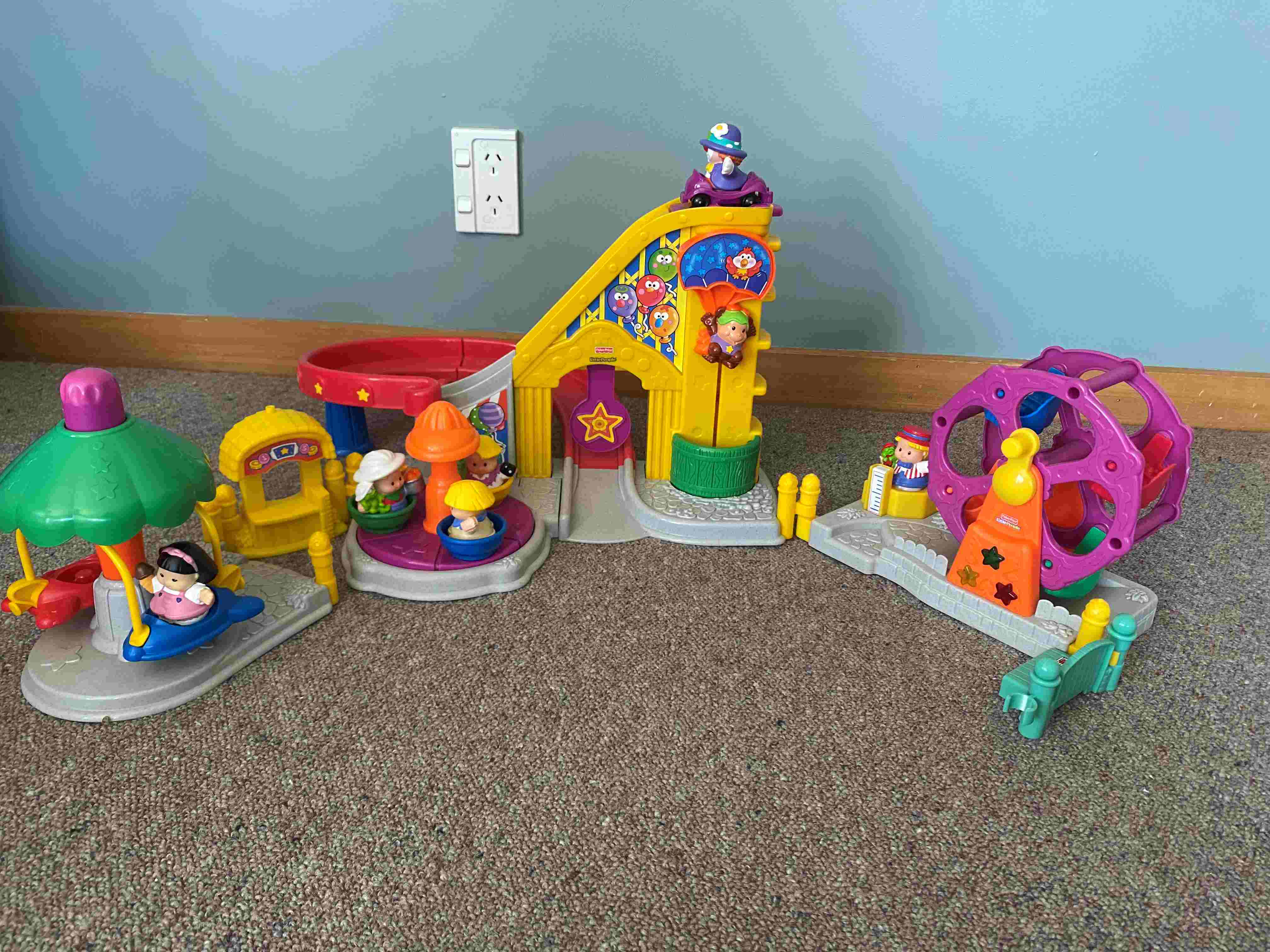 Little People Surprise Sounds Fun Park